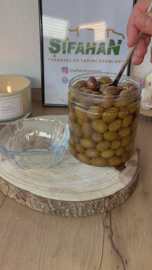Milas Yeşil Çizik Zeytin (Zeytinyağlı)700g Zeytin 300g Saf Sızma Zeytinyağı